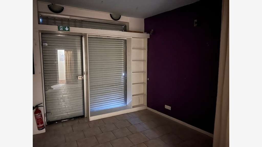 A vendre local commercial 16m² à Saintes