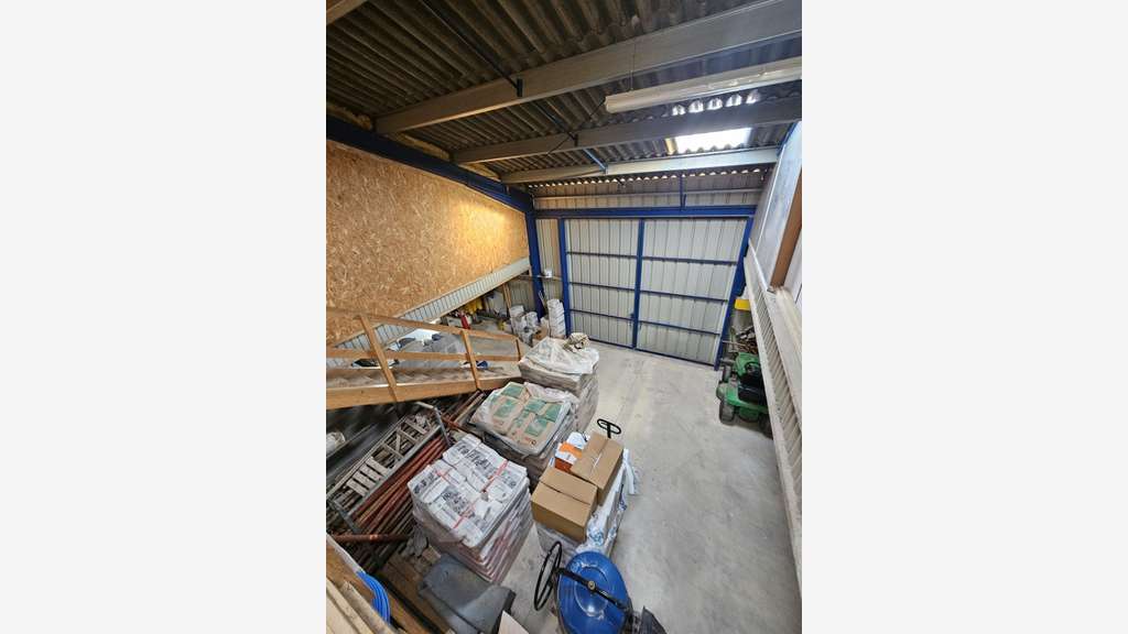 AV entrepôt de 480m² entre Saintes et Rochefort