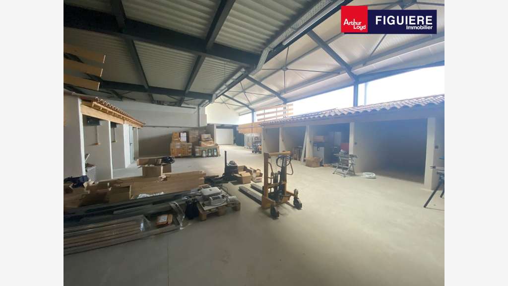 A vendre bâtiment 766m² mixte à Salon-de-Provence