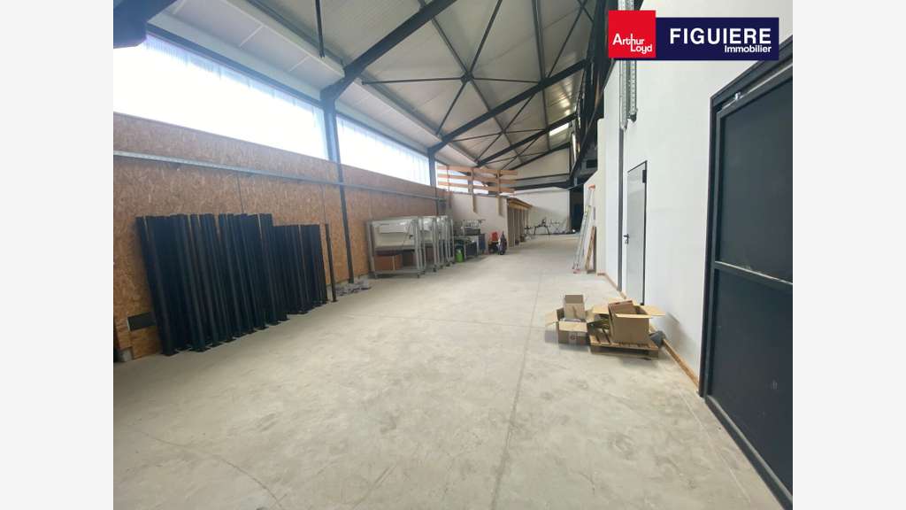 A vendre bâtiment 766m² mixte à Salon-de-Provence