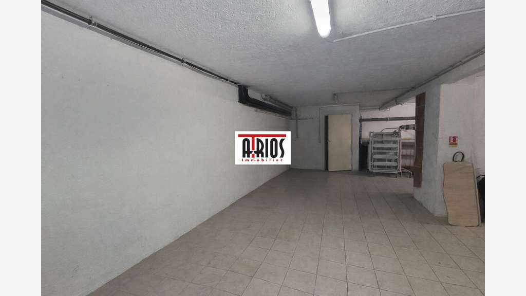 Local stockage 200m² à vendre à Sanary-sur-Mer
