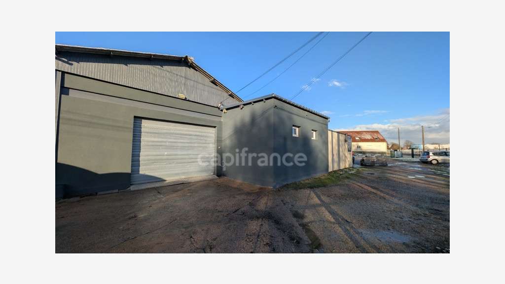 Local d'activité de 440m² à vendre à Sarceaux (61)