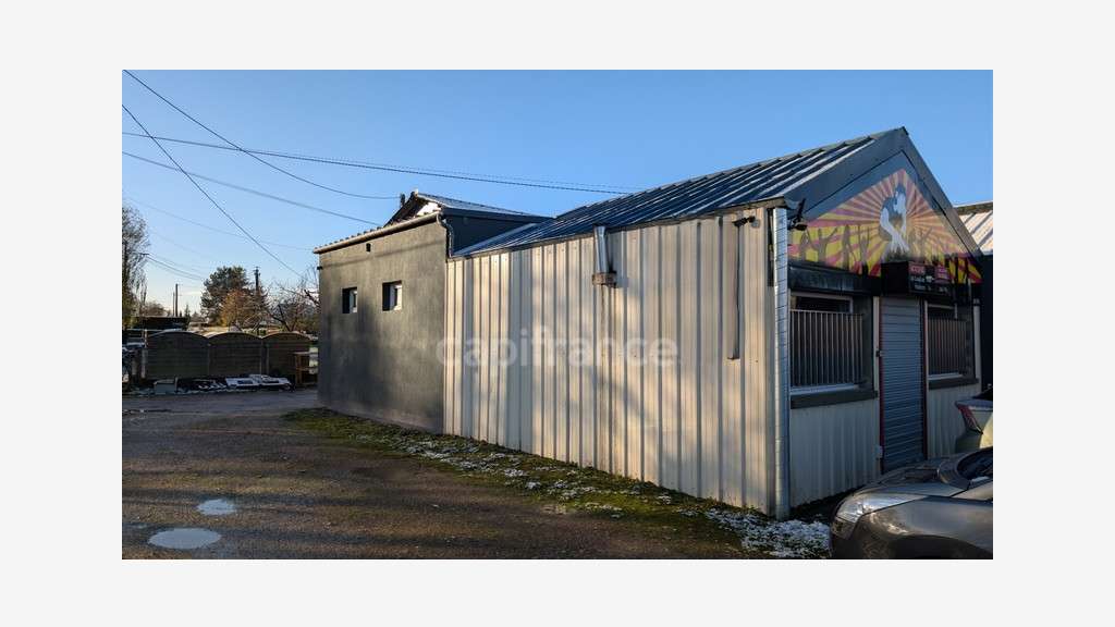 Local d'activité de 440m² à vendre à Sarceaux (61)