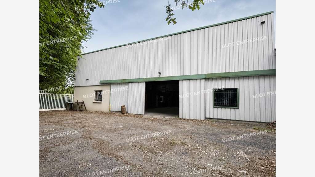 Locaux d'activités 480m² sur 1475m² à Sautron
