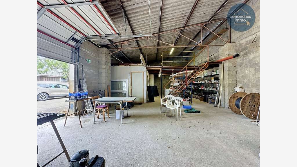 Local commercial 149m² à vendre à Senonches 