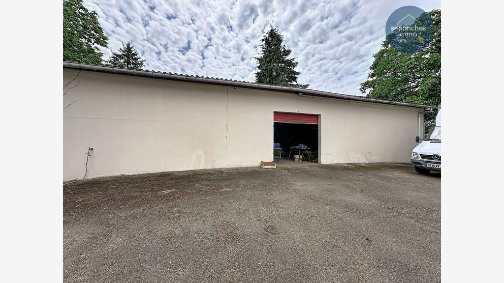 Local commercial 149m² à vendre à Senonches 