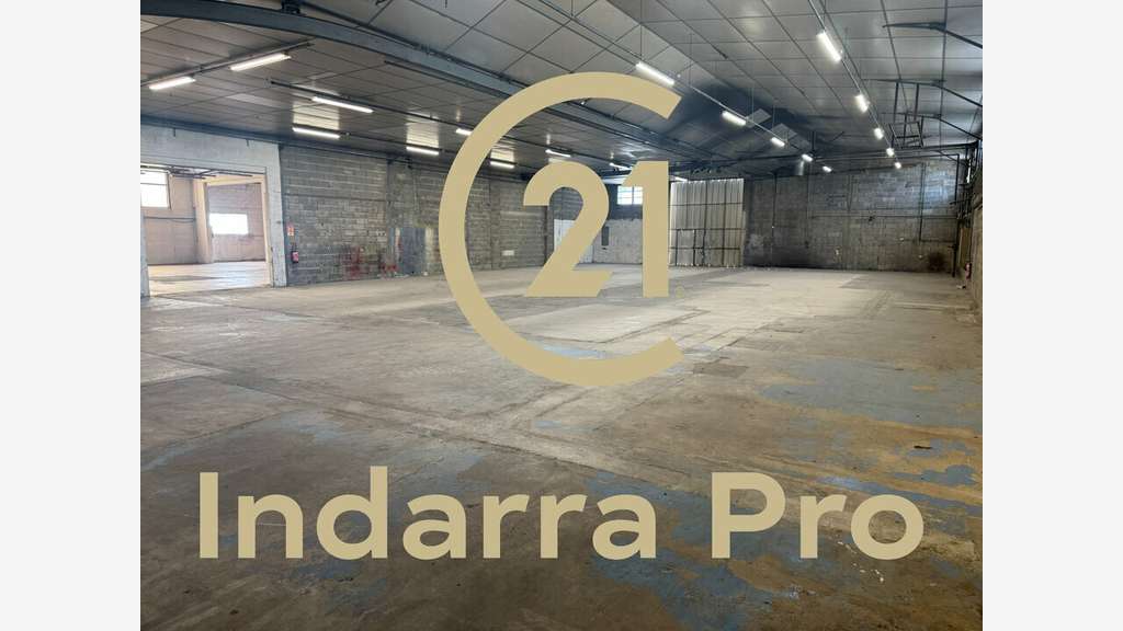 Vente entrepôt 2890m² à Serres-Castet