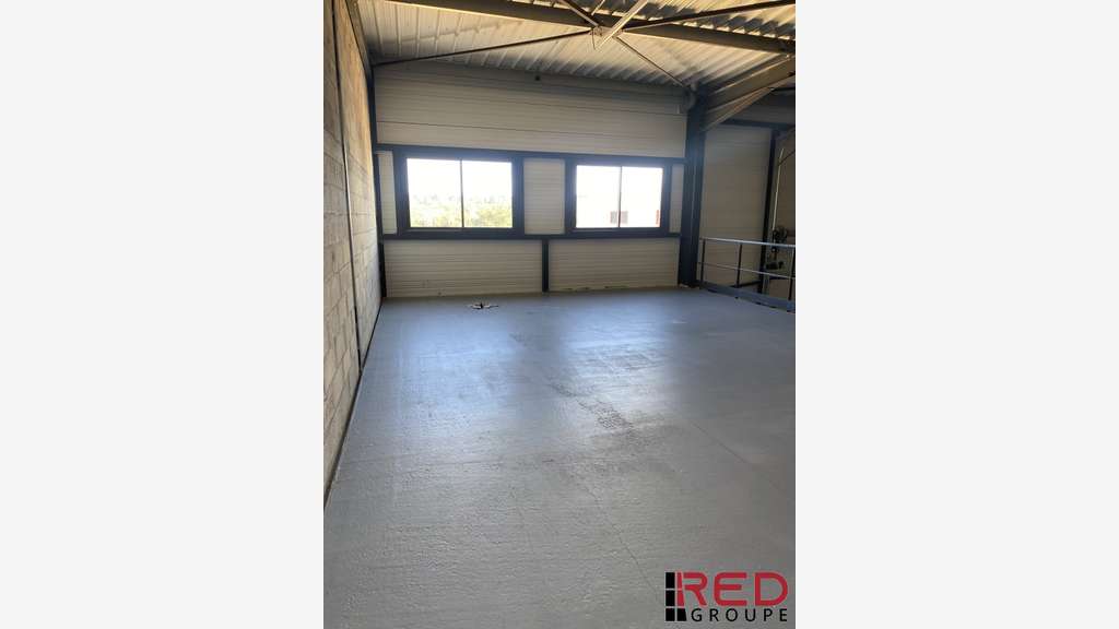 Vente local d'activité neuf 372m² à Signes