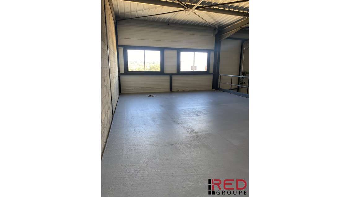 Vente local d'activité neuf 372m² à Signes