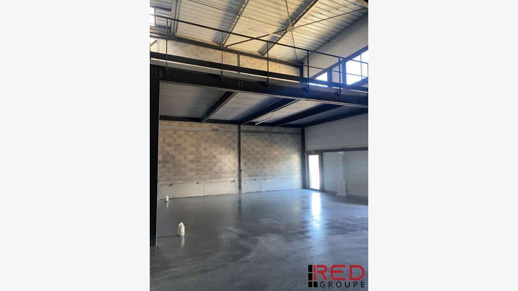 Vente local d'activité neuf 372m² à Signes