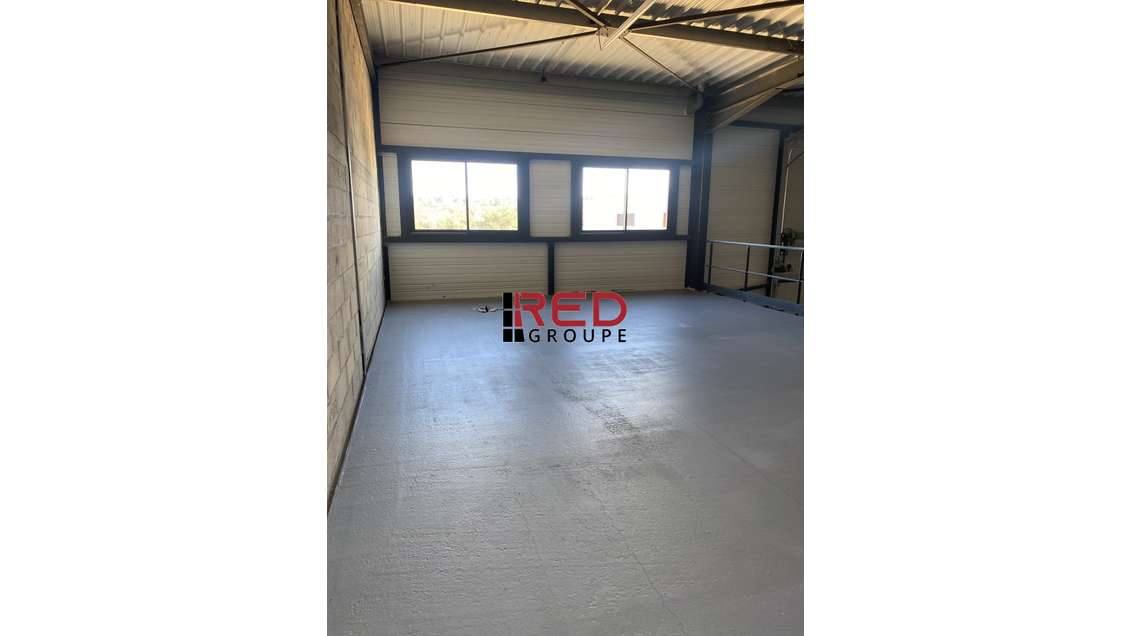 Vente local d'activité neuf 372m² à Signes