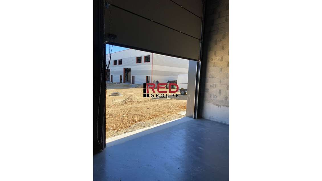 Vente local d'activité neuf de 227m² à Signes