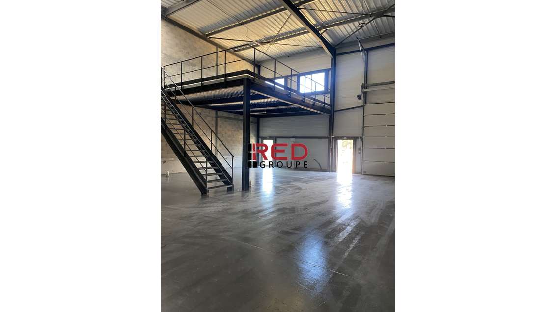 Vente local d'activité neuf 368m² à Signes