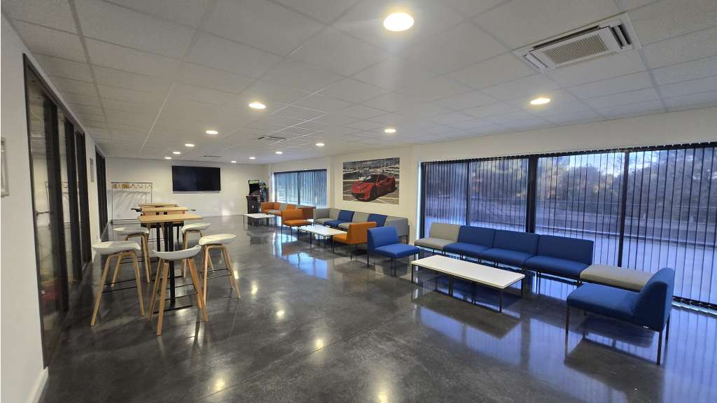 Vente local d'activité 1395m² avec terrasse Signes