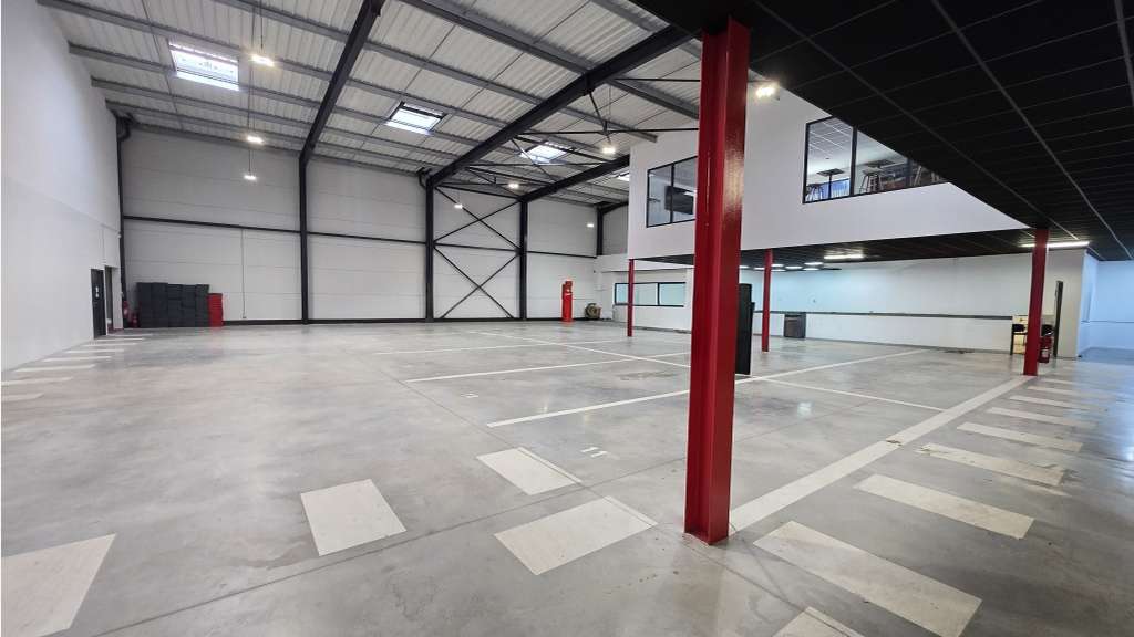 Vente local d'activité 1395m² avec terrasse Signes