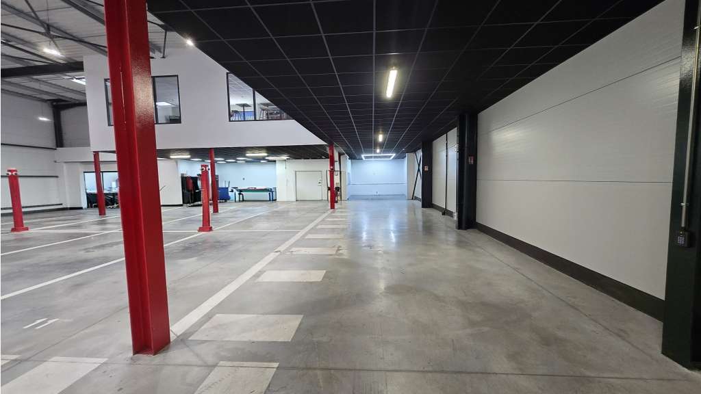 Vente local d'activité 1395m² avec terrasse Signes