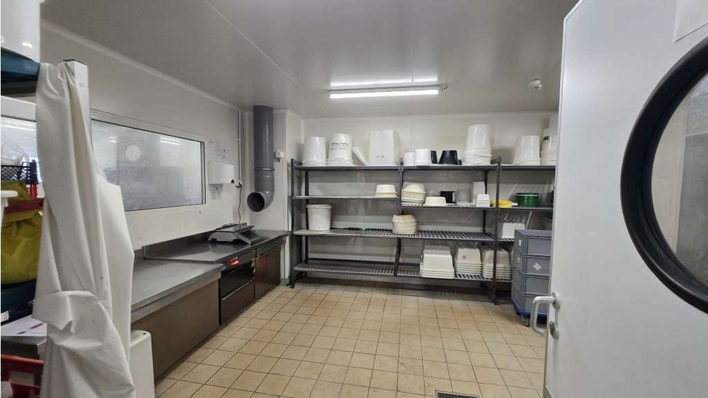 Bâtiment agroalimentaire 1327 m² - SIGNES