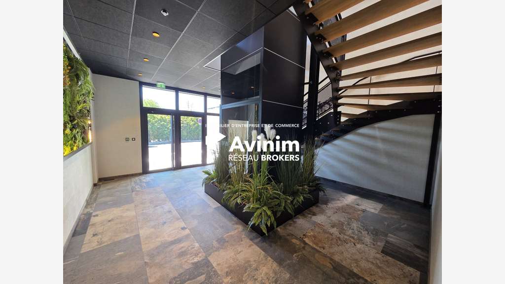 A vendre locaux professionnels premium à Sillingy