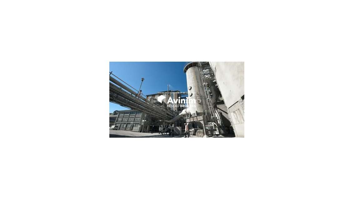 Local industriel de 1300m² a Sisteron