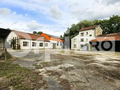 AV dépôts bâtiment administratif 1120m² à Soissons