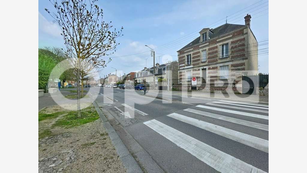 A vendre ensemble immobilier 331m² à Soissons