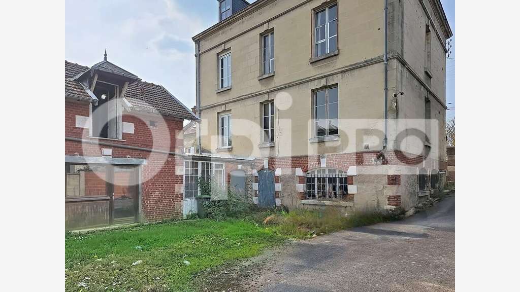 A vendre ensemble immobilier 331m² à Soissons