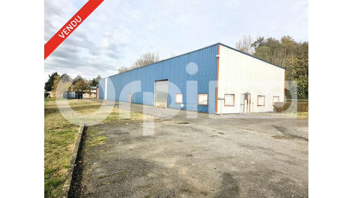Local d'activité de 800m² à vendre en zi Soissons