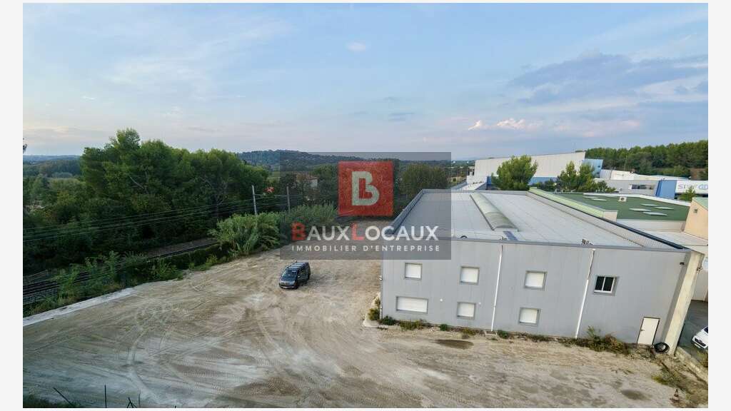 Entrepôt logistique de 500m² à vendre à Sorgues