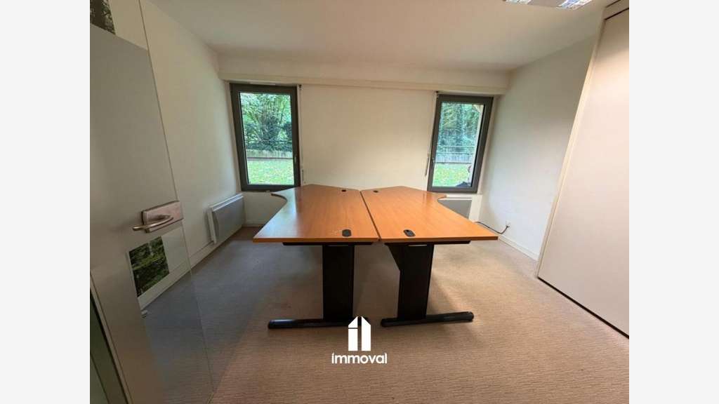 A louer local professionnel 220m² RDC à Strasbourg