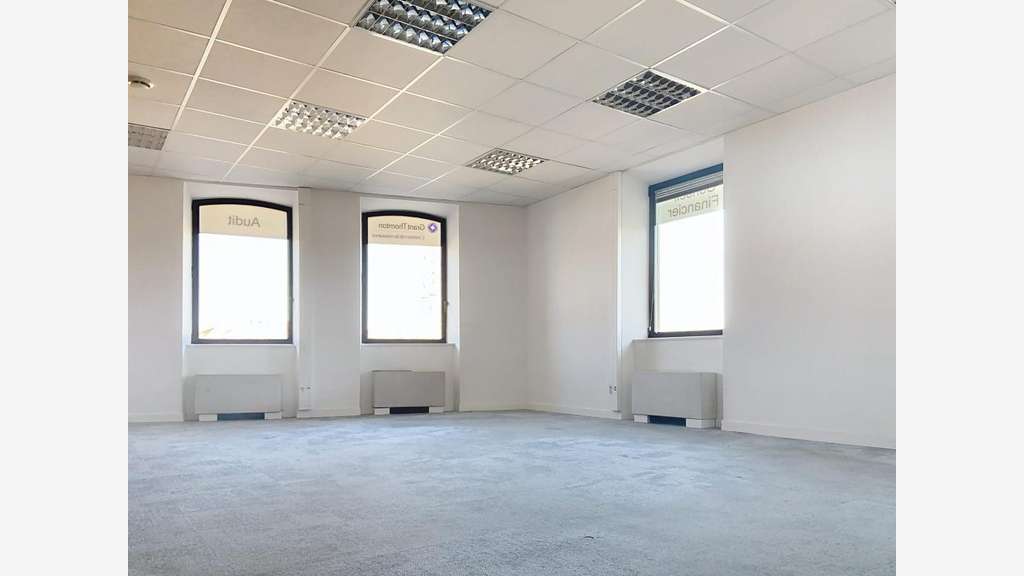 Vente locaux 348m² à Strasbourg Place du Corbeau