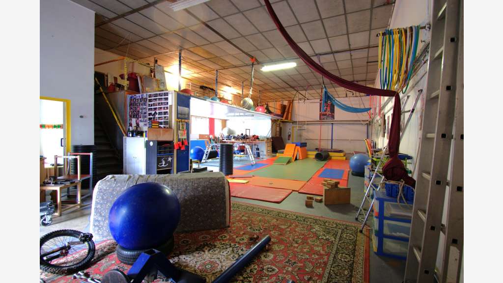 A vendre entrepôt 220m² Périgord Noir