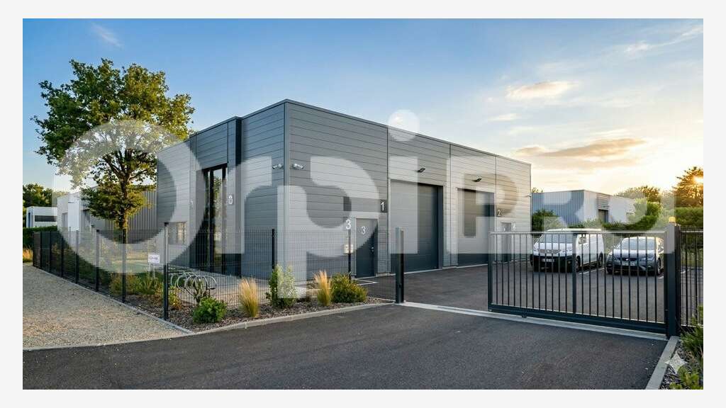 Local d'activité 240m² à vendre à Téthieu