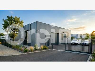 Local d'activité 240m² à vendre à Téthieu 