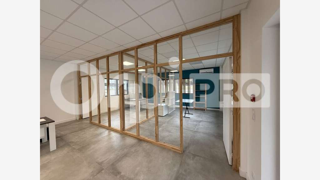 TETHIEU - ENTREPOT à vendre