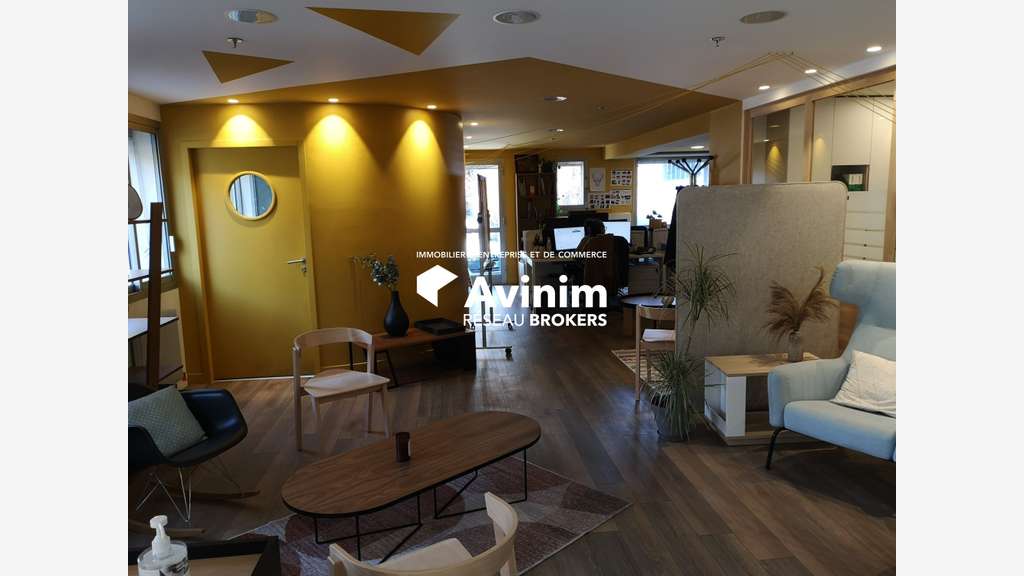 Bâtiment d'activité 5245m² à vendre à Thônes