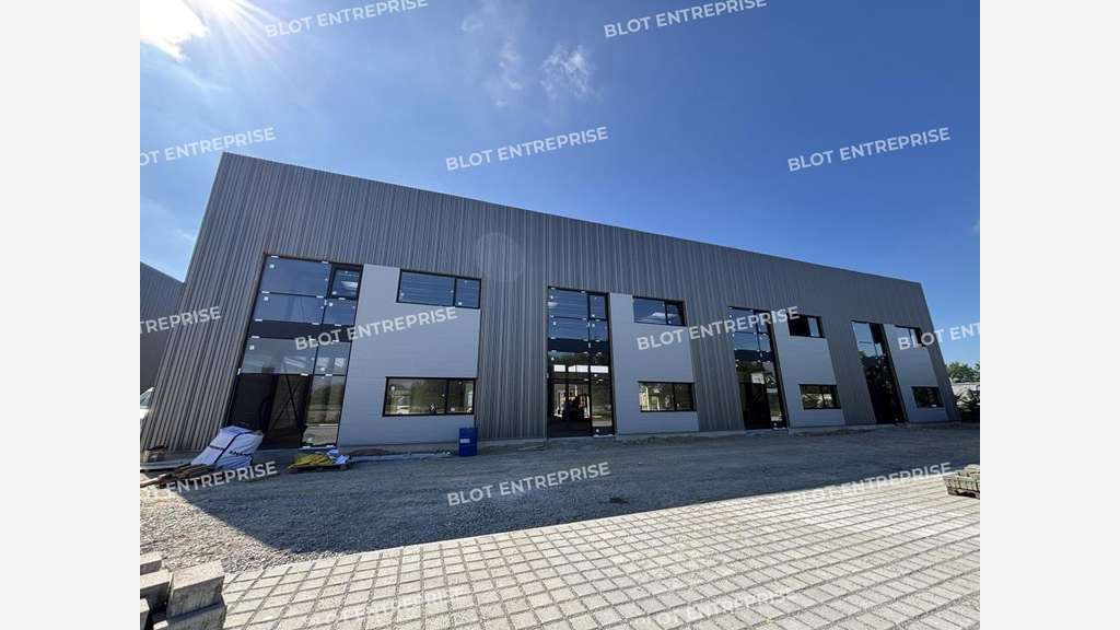A vendre bâtiment 1 239m² à Thouaré-sur-Loire