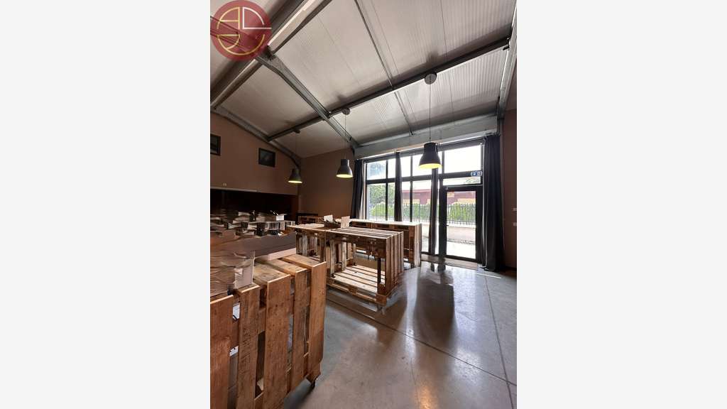 AV local 450m² avec bureaux à Toulouse Nord-Est