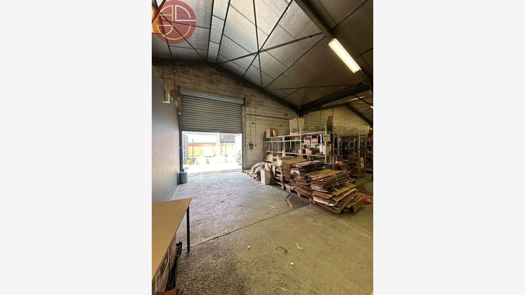 AV local 450m² avec bureaux à Toulouse Nord-Est
