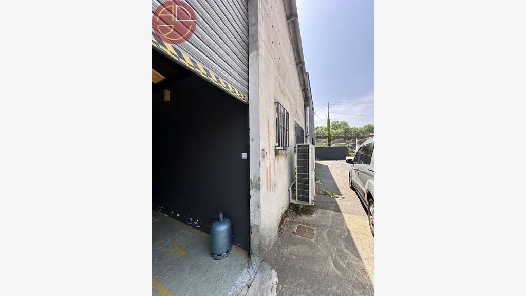 AV local 450m² avec bureaux à Toulouse Nord-Est