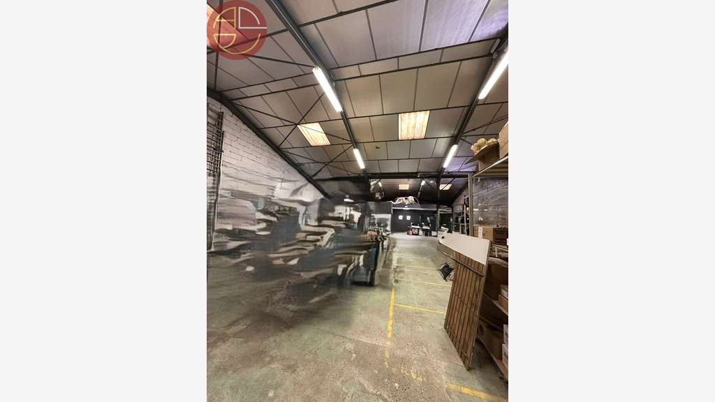 AV local 450m² avec bureaux à Toulouse Nord-Est