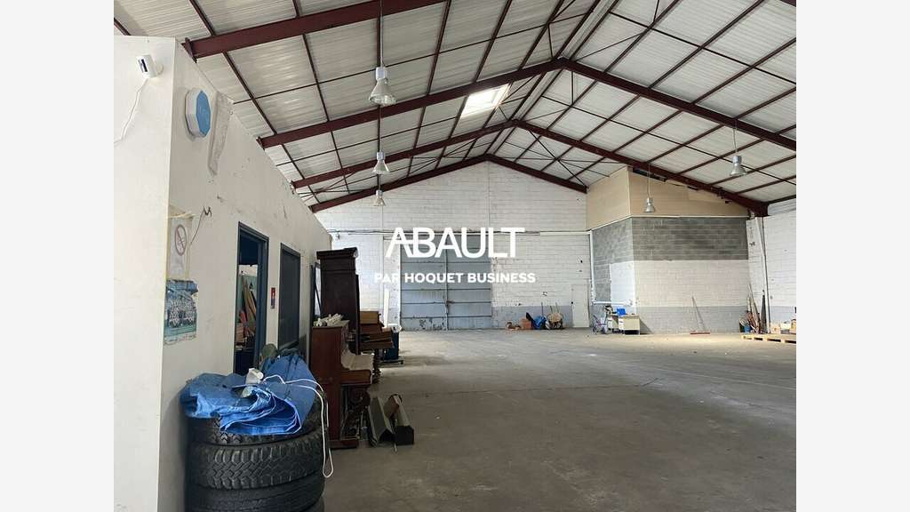 Bâtiment d'activité sur 6500m² à vendre à Toulouse
