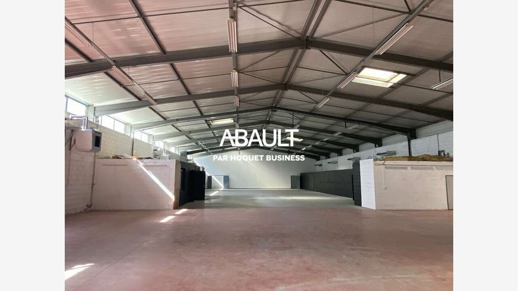Bâtiment d'activité sur 6500m² à vendre à Toulouse