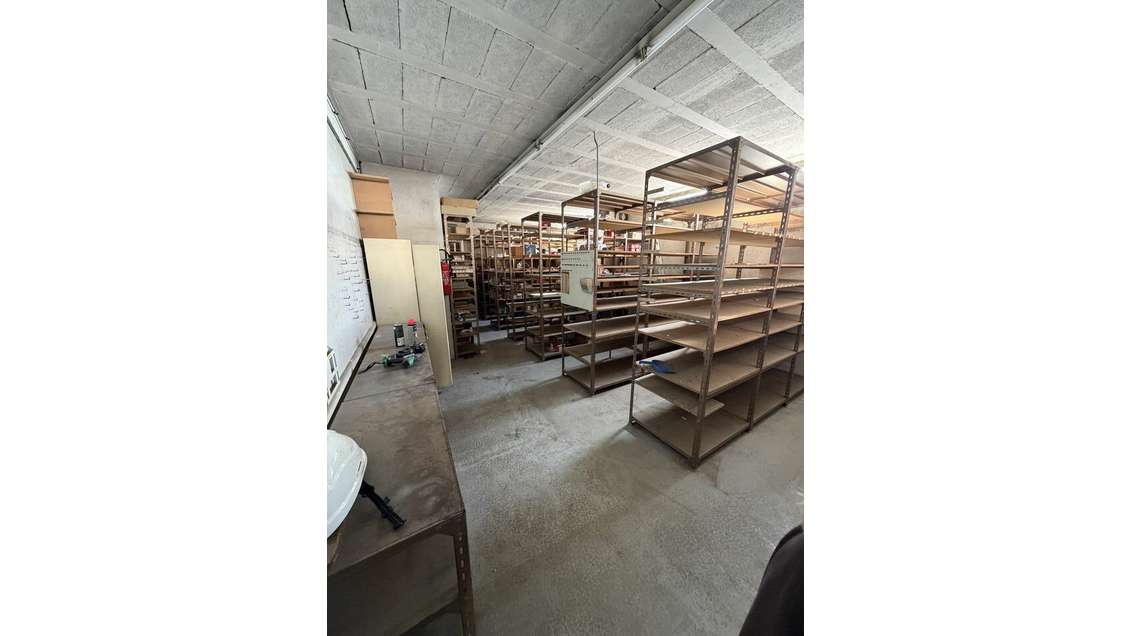 TOURNON-SUR-RHÔNE - LOCAL D'ACTIVITE - ENTREPOT à 