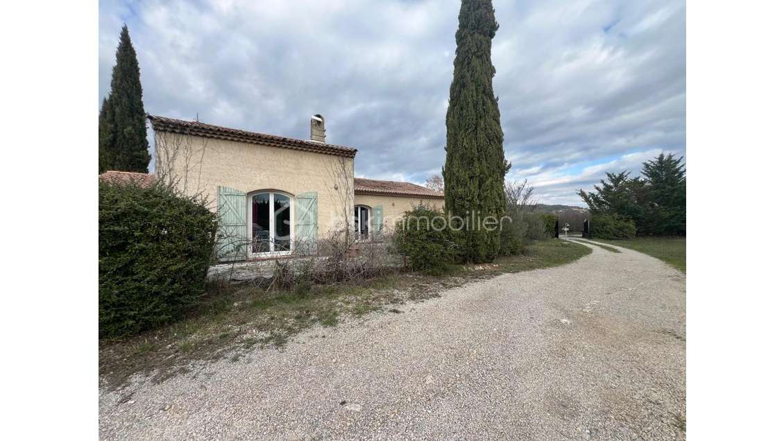 Vente maison + terrain 3 000m² Tourrettes  Zone UF