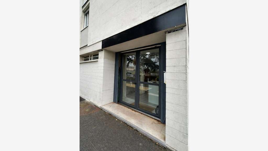 Local lumineux 80m² à vendre ou à louer sur Tours