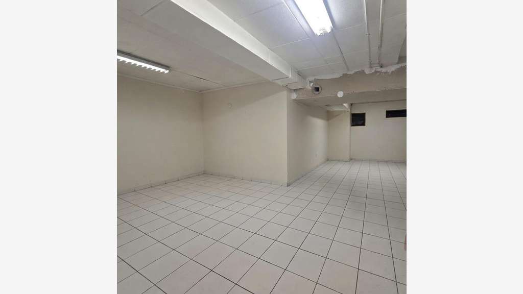Local lumineux 80m² à vendre ou à louer sur Tours