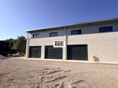 Vente local d'activité de 240m² en ZA à Tourves