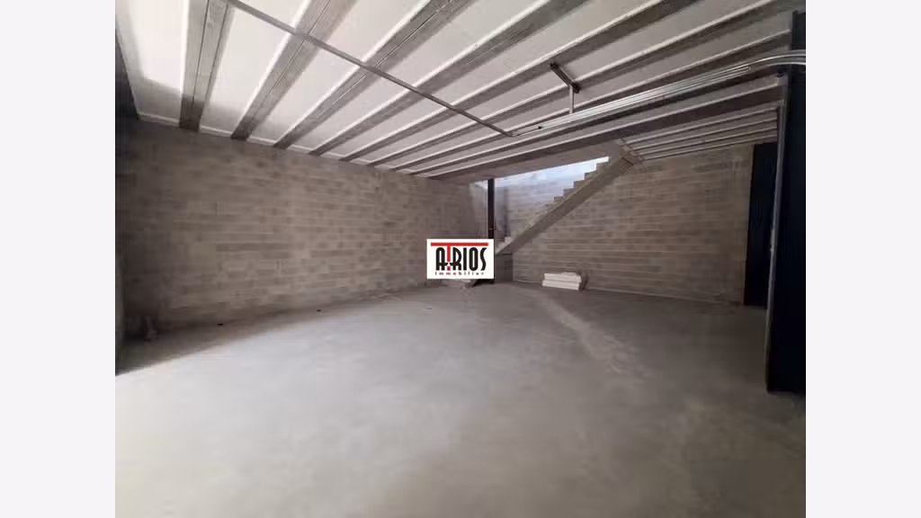 Vente local d'activité de 240m² en ZA à Tourves