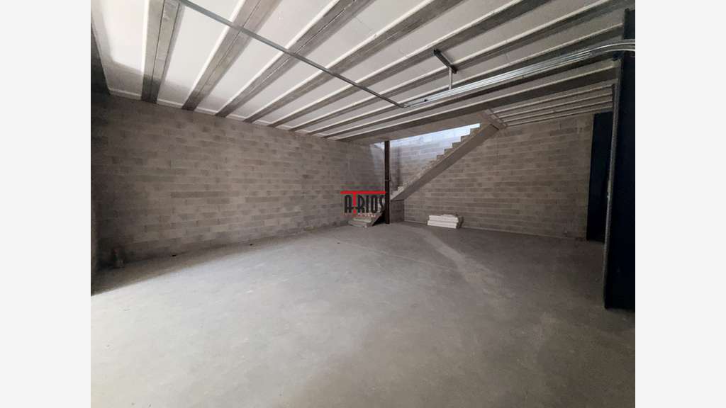 Vente local d'activité de 240m² en ZA à Tourves