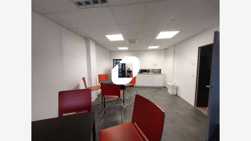Vente Local d'activité 1724m² Trappes